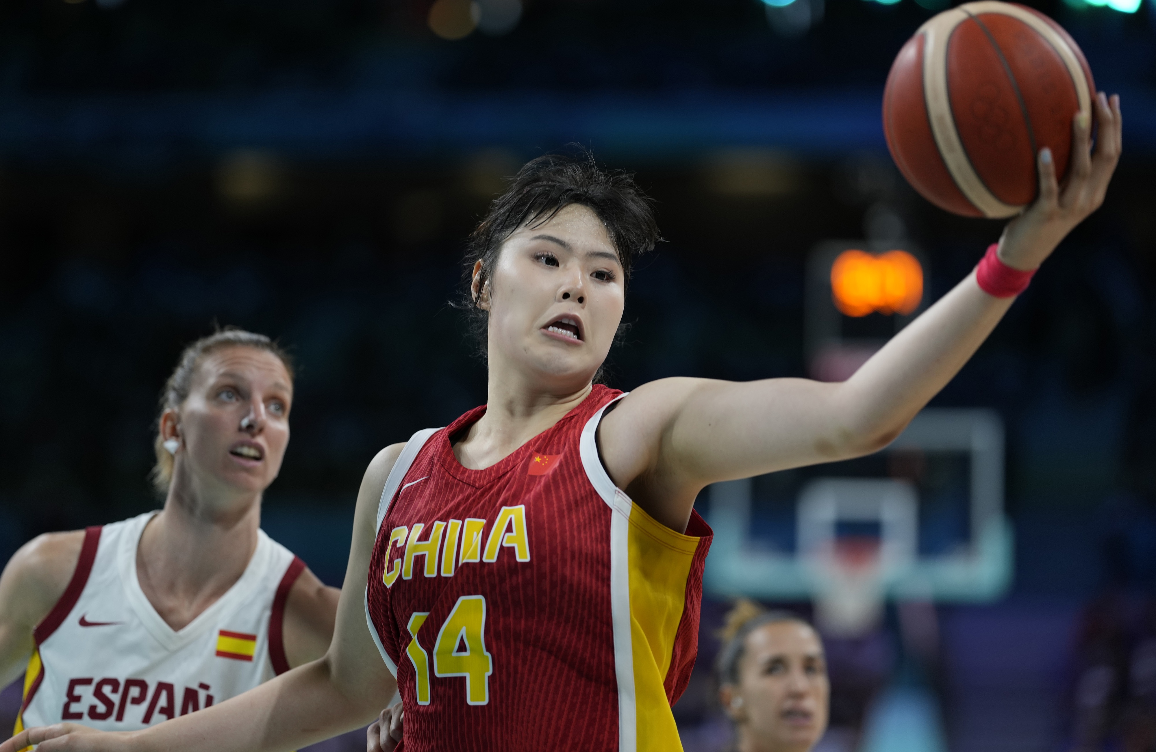中国女篮提前布局亚洲杯 李月汝缺阵早有应对之策