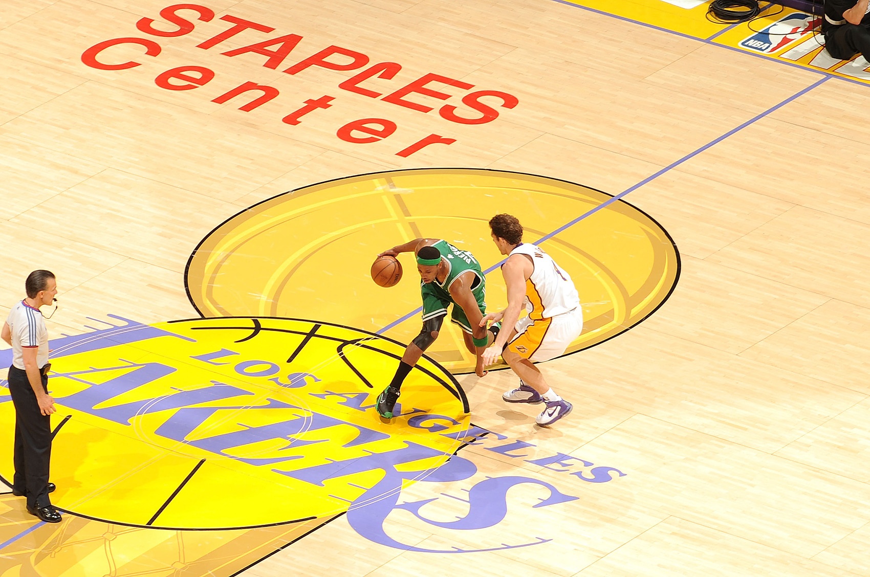 NBA官方回应季后赛贴花移除 球员安全与场地维护成首要考量