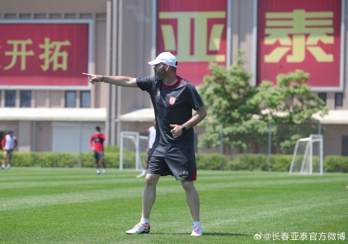 亚泰半程决战在即 苏亚雷斯呼唤球迷助威主场